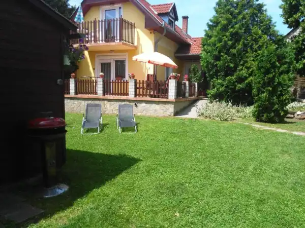 Eladó családi ház, Gyenesdiás 8 szoba 245 m² 205 M Ft