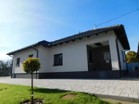 Eladó családi ház, Karmancs 3 szoba 1935 m² 88.5 M Ft