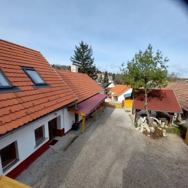 Eladó családi ház, Nemesvita 9 szoba 160 m² 95 M Ft