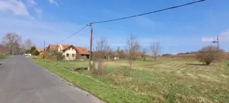 Eladó telek, Lesencefalu 1263 m² 8.9 M Ft