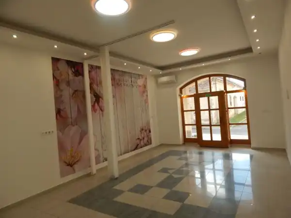 Eladó üzlet, Tapolca 36 m² 27.5 M Ft