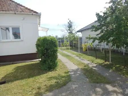Eladó családi ház, Tapolca 2 szoba 72 m² 65 M Ft