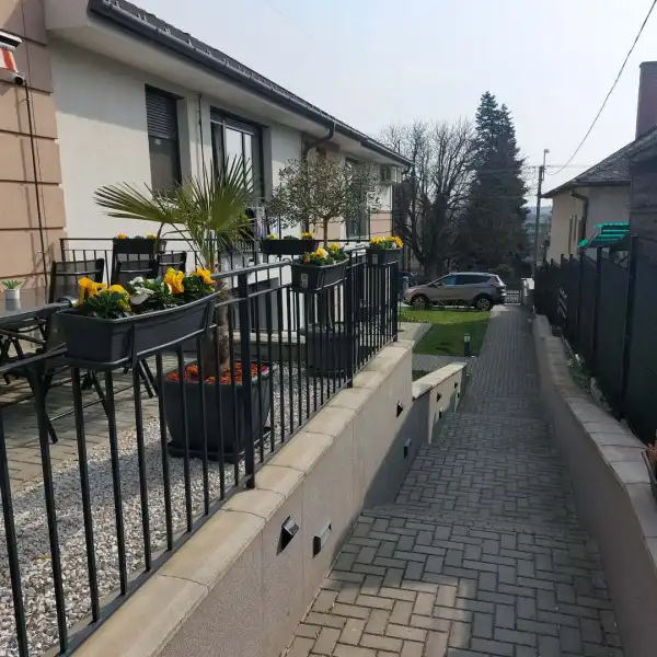 Eladó újszerű téglalakás, Hévíz 3 szoba 84 m² 124.7 M Ft